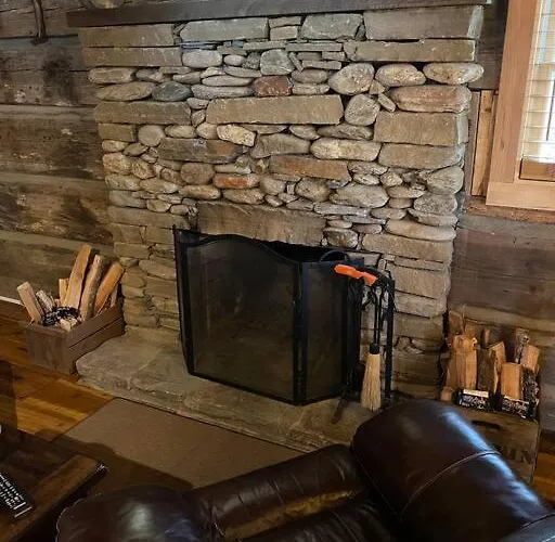 1850S Settlers Cabin At Wethero Ridge