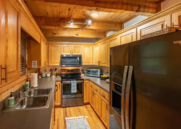 Creekside Cabin - Seven Devils,Nc - Pet-Friendly, Close To Skiing & Hiking, And The Apline Coaster!